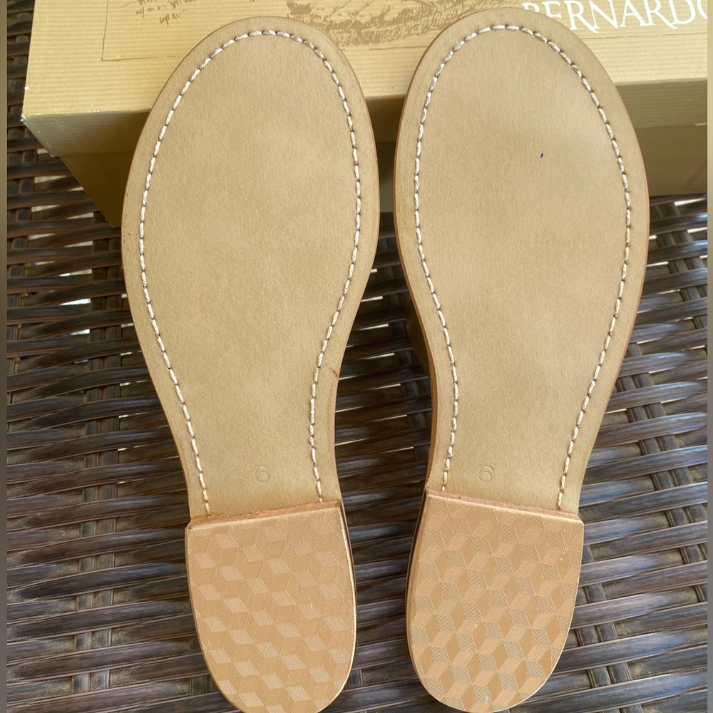Bernardo Women Gasparilla Sandals Gold - Picture 6 of 6